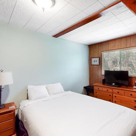 Alford Family Lodge 바스 레이크 외부 사진